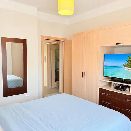 Comfy In Durres 100 Meters From The *