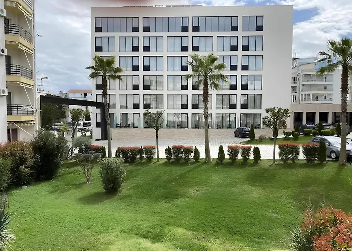 Modern & Prime Location *